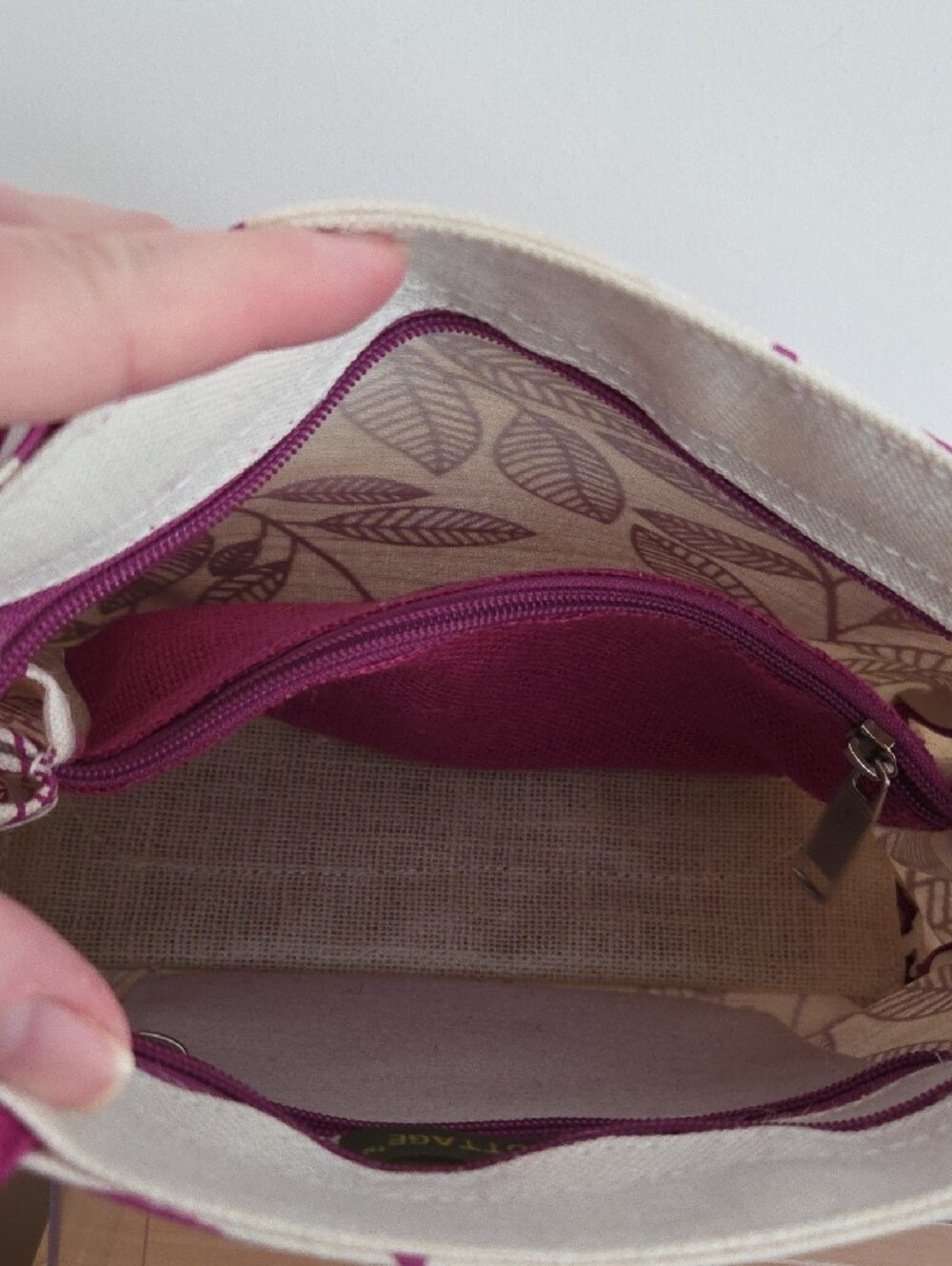 Jute Cottage NWT Cream Canvas Tote with Fuchsia Leaf Print, Zip Closure - Picture 10 of 11